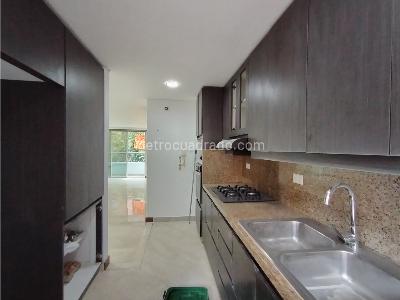Apartamento de 3 alcobas en venta en Laureles, Medellín, 128 m² · foto 7 de 20