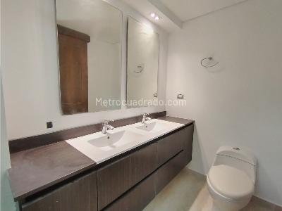 Apartamento de 3 alcobas en venta en Laureles, Medellín, 128 m² · foto 14 de 20