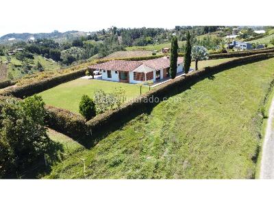Casa de 4 alcobas en venta en Vereda Los Pinos, Rionegro · foto 1 de 15