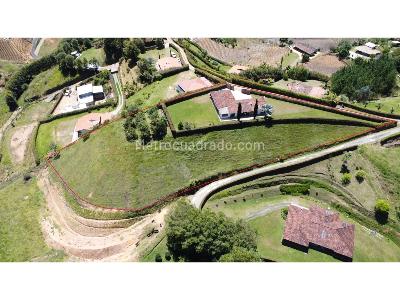 Casa de 4 alcobas en venta en Vereda Los Pinos, Rionegro · foto 3 de 15