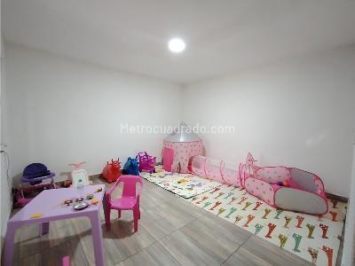 Casa de 5 alcobas en venta en Calasanz, Medellín, 450 m² · foto 5 de 14