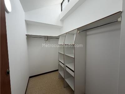 Casa de 4 alcobas en venta en El Chocho, Envigado, 204 m² · foto 14 de 19