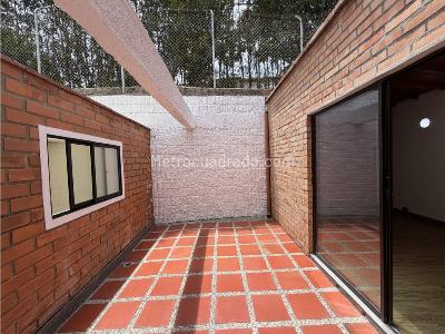 Casa de 4 alcobas en venta en El Chocho, Envigado, 204 m² · foto 18 de 19