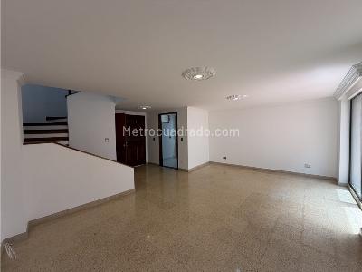 Casa de 4 alcobas en venta en El Chocho, Envigado, 204 m² · foto 4 de 19