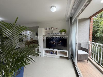 Apartamento de 3 alcobas en venta en El Poblado, Medellín, 88 m² · foto 4 de 18