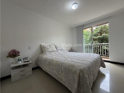 Apartamento de 3 alcobas en venta en El Poblado, Medellín, 88 m² · foto 11 de 18