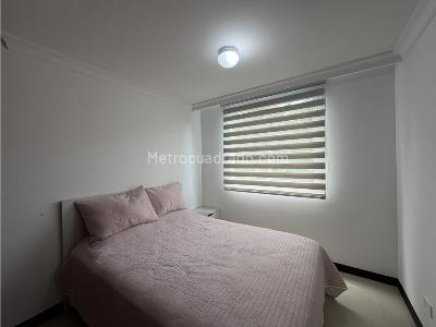 Apartamento de 3 alcobas en venta en El Poblado, Medellín, 88 m² · foto 17 de 18