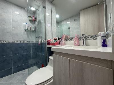 Apartamento de 3 alcobas en venta en El Poblado, Medellín, 88 m² · foto 18 de 18