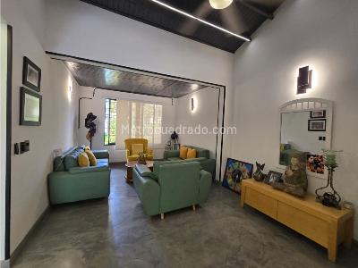 Casa de 4 alcobas en venta en Santa Monica, Medellín, 200 m² · foto 2 de 16
