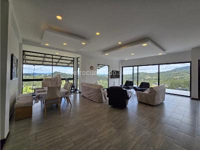 Casa de 5 alcobas en venta en Loma Del Escobero, Envigado, 470 m² · foto 5 de 20
