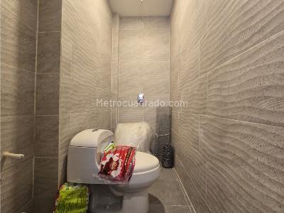Casa de 5 alcobas en venta en Loma Del Escobero, Envigado, 470 m² · foto 8 de 20