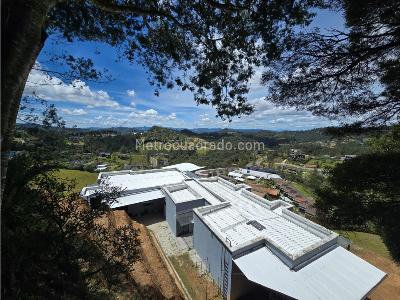 Casa de 5 alcobas en venta en Loma Del Escobero, Envigado, 470 m² · foto 9 de 20