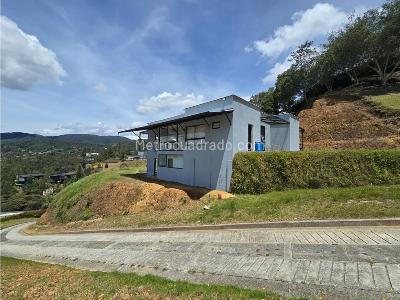 Casa de 5 alcobas en venta en Loma Del Escobero, Envigado, 470 m² · foto 11 de 20