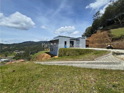 Casa de 5 alcobas en venta en Loma Del Escobero, Envigado, 470 m² · foto 12 de 20