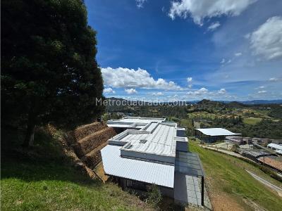 Casa de 5 alcobas en venta en Loma Del Escobero, Envigado, 470 m² · foto 13 de 20