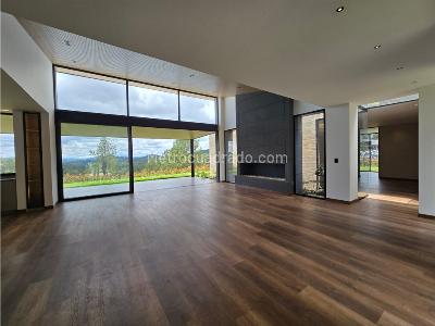 Casa de 4 alcobas en venta en Loma Del Escobero, Envigado, 375 m² · foto 4 de 19