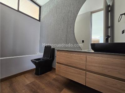Casa de 4 alcobas en venta en Loma Del Escobero, Envigado, 375 m² · foto 6 de 19