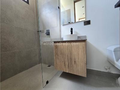 Casa de 4 alcobas en venta en Loma Del Escobero, Envigado, 375 m² · foto 11 de 19