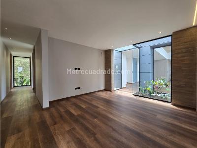 Casa de 4 alcobas en venta en Loma Del Escobero, Envigado, 375 m² · foto 12 de 19