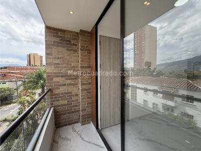 Apartamento de 2 alcobas en venta en Prado Centro, Medellín, 69 m² · foto 2 de 13