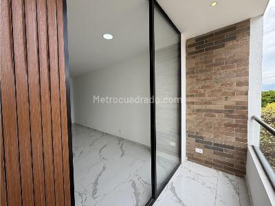 Apartamento de 2 alcobas en venta en Prado Centro, Medellín, 69 m² · foto 3 de 13