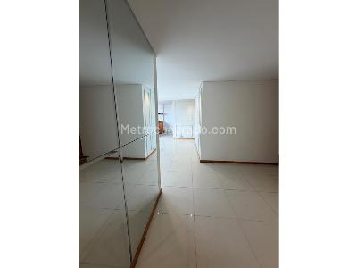 Apartamento de 3 alcobas en venta en Loma De San Jose, Sabaneta, 105 m² · foto 9 de 20