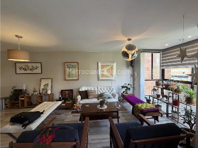 Apartamento en venta en El Poblado, Medellín · foto 2 de 17