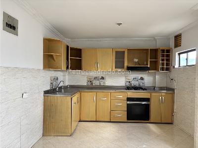 Casa de 4 alcobas en arriendo en El Salvador, Medellín, 134 m² · foto 2 de 16