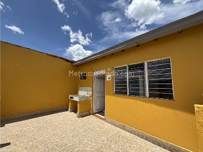Casa de 4 alcobas en arriendo en El Salvador, Medellín, 134 m² · foto 4 de 16