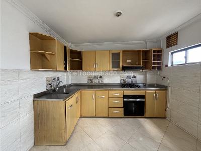 Casa de 4 alcobas en arriendo en El Salvador, Medellín, 134 m² · foto 5 de 16