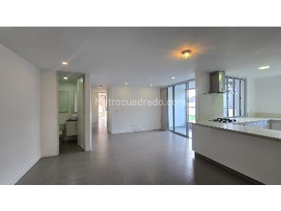 Apartamento de 2 alcobas en arriendo en El Poblado, Medellín, 90 m² · foto 3 de 15