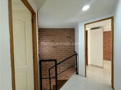 Apartamento de 3 alcobas en venta en Loma Del Indio, Medellín, 100 m² · foto 7 de 13