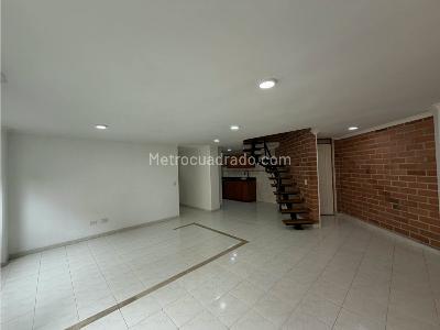 Apartamento de 3 alcobas en arriendo en Loma Del Indio, Medellín, 100 m² · foto 2 de 13