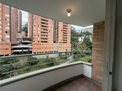 Apartamento de 3 alcobas en arriendo en Loma Del Indio, Medellín, 100 m² · foto 4 de 13