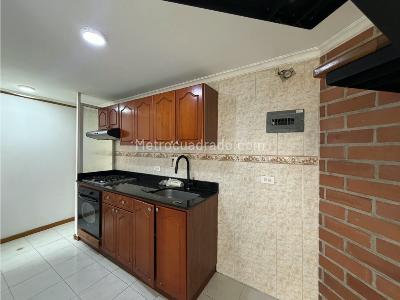 Apartamento de 3 alcobas en arriendo en Loma Del Indio, Medellín, 100 m² · foto 5 de 13