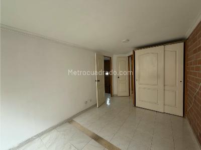 Apartamento de 3 alcobas en arriendo en Loma Del Indio, Medellín, 100 m² · foto 8 de 13