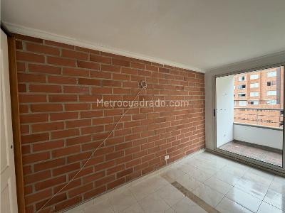 Apartamento de 3 alcobas en arriendo en Loma Del Indio, Medellín, 100 m² · foto 11 de 13