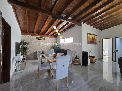 Casa de 3 alcobas en venta en Laureles, Medellín, 163 m² · foto 2 de 12