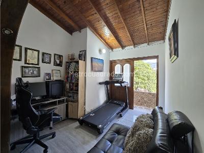 Casa de 3 alcobas en venta en Laureles, Medellín, 163 m² · foto 5 de 12