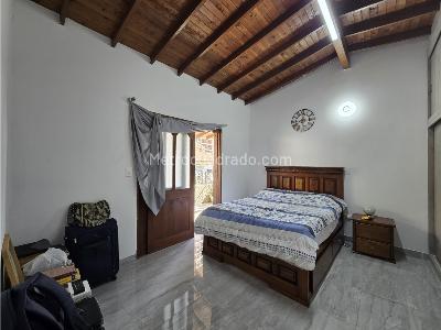Casa de 3 alcobas en venta en Laureles, Medellín, 163 m² · foto 6 de 12
