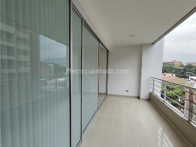 Apartamento de 3 alcobas en venta en Conquistadores, Medellín, 91 m² · foto 3 de 10