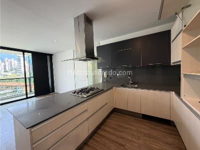 Apartamento de 2 alcobas en arriendo en Milla De Oro, Medellín, 85 m² · foto 3 de 10