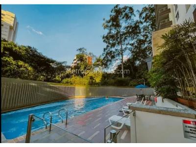 Apartaestudio en venta en El Poblado, Medellín, 50 m² · foto 12 de 13