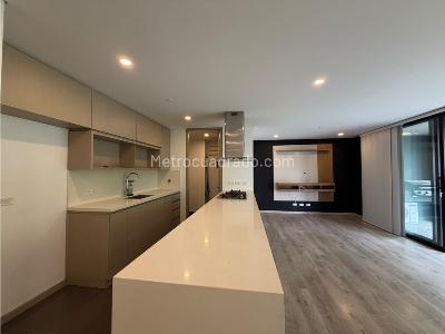 Apartamento de 3 alcobas en venta en El Poblado, Medellín, 102 m² · foto 4 de 14
