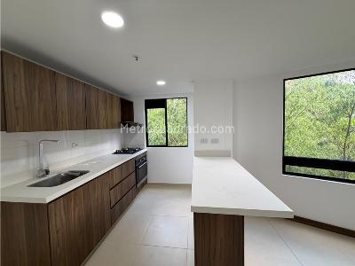 Apartaestudio en venta en El Poblado, Medellín, 59 m² · foto 4 de 11