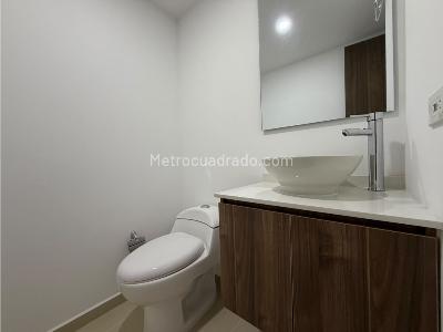Apartaestudio en venta en El Poblado, Medellín, 59 m² · foto 6 de 11