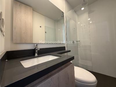 Apartamento de 2 alcobas en arriendo en El Poblado, Medellín, 102 m² · foto 7 de 13