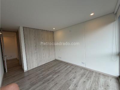 Apartamento de 2 alcobas en arriendo en El Poblado, Medellín, 102 m² · foto 8 de 13