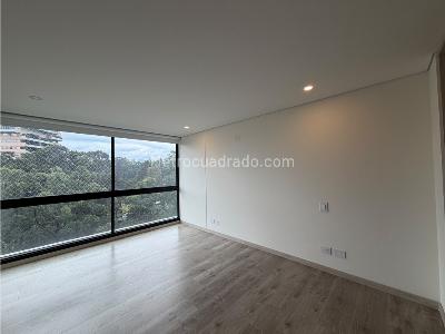 Apartamento de 2 alcobas en arriendo en El Poblado, Medellín, 102 m² · foto 9 de 13