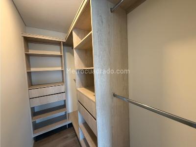 Apartamento de 2 alcobas en arriendo en El Poblado, Medellín, 102 m² · foto 10 de 13